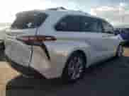 2024 Toyota Sienna Platinum с VIN 5TDERKECXRS215390, выставлен на аукционе Copart как лот 70778605 с пробегом 15 457 миль миль и Списание • Salvage title. История ставок и продаж доступна на DreamBid. Изображение 3.