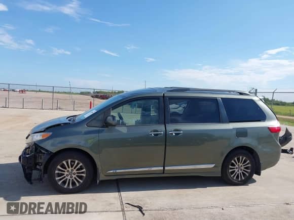 2019 Toyota Sienna XLE Auto Access Seat with VIN 5TDYZ3DC1KS008414, listed as a IAAI auction lot 42925883 with 57,516 mi miles and . Bid and sale history available at DreamBid. Image 14.
