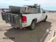 2007 Chevrolet Silverado 2500HD 1LT z VIN 1GCHK24K77E519998, wystawiony jako IAAI lot #43075898 z przebiegiem 441 587 mil mil oraz . Historia ofert i sprzedaży dostępna na DreamBid. Obrazek 4.