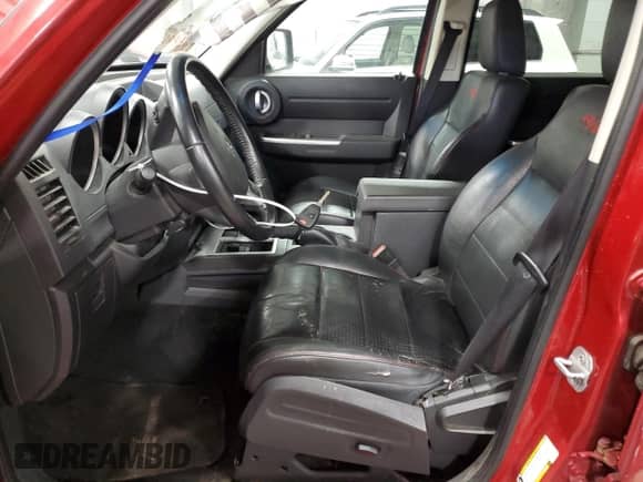 2008 Dodge Nitro R/T z VIN 1D8GU58628W129571, wystawiony jako Copart lot #48071265 z przebiegiem 195 904 mil mil oraz Szkoda całkowita • Salvage title. Historia ofert i sprzedaży dostępna na DreamBid. Obrazek 7.
