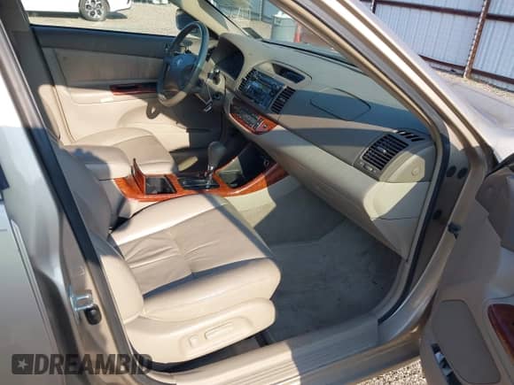 2002 Toyota Camry XLE с VIN JTDBF32K520012087, выставлен на аукционе IAAI как лот 43166714 с пробегом 111 936 миль миль и . История ставок и продаж доступна на DreamBid. Изображение 5.