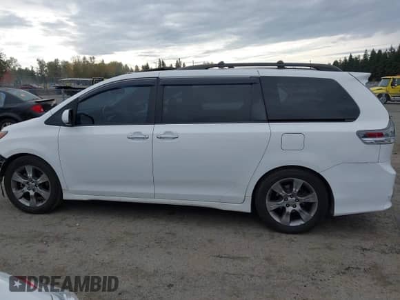 2013 Toyota Sienna SE with VIN 5TDXK3DC5DS287918, listed as a IAAI auction lot 43528644 with 88,324 mi miles and . Bid and sale history available at DreamBid. Image 15.