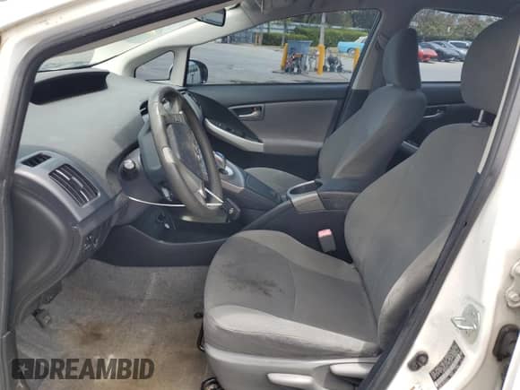 2012 Toyota Prius One z VIN JTDKN3DUXC1579361, wystawiony jako Copart lot #55619445 z przebiegiem 146 280 mil mil oraz Czysty tytuł • Clean title. Historia ofert i sprzedaży dostępna na DreamBid. Obrazek 7.