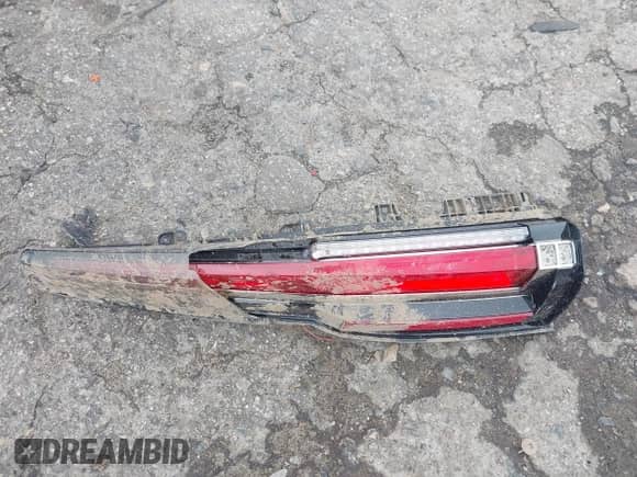 2016 Cadillac Escalade ESV Platinum с VIN 1GYS4KKJ1GR104298, выставлен на аукционе IAAI как лот 42347329 с пробегом 140 059 миль миль и . История ставок и продаж доступна на DreamBid. Изображение 12.