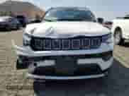 2025 Jeep Compass Limited с VIN 3C4NJDCN9ST598211, выставлен на аукционе Copart как лот 84449495 с пробегом 2 230 миль миль и Списание • Salvage title. История ставок и продаж доступна на DreamBid. Изображение 5.