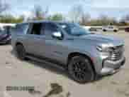 2023 Chevrolet Suburban High Country z VIN 1GNSKGKL5PR296245, wystawiony jako Copart lot #52997085 z przebiegiem 6 548 mil mil oraz Szkoda całkowita • Salvage title. Historia ofert i sprzedaży dostępna na DreamBid. Obrazek 4.