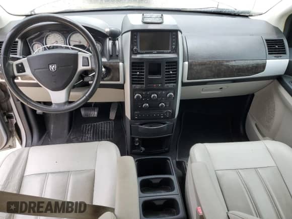 2010 Dodge Grand Caravan SXT with VIN 2D4RN5DX3AR302485, listed as a Copart auction lot 63329625 with 190,456 mi miles and Salvage title. Bid and sale history available at DreamBid. Image 8.