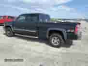 2003 Chevrolet Silverado 1500HD LS z VIN 1GCGK13U83F249029, wystawiony jako Copart lot #82151925 z przebiegiem 255 025 mil mil oraz Szkoda całkowita • Salvage title. Historia ofert i sprzedaży dostępna na DreamBid. Obrazek 2.