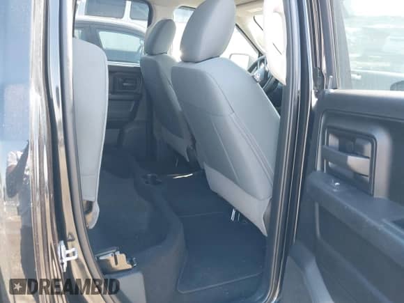 2018 Ram 1500 Express с VIN 1C6RR7FT0JS177927, выставлен на аукционе IAAI как лот 41640379 с пробегом 112 478 миль миль и . История ставок и продаж доступна на DreamBid. Изображение 8.