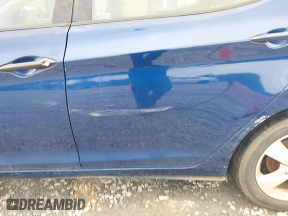 2013 Hyundai Elantra GLS z VIN KMHDH4AE2DU556929, wystawiony jako IAAI lot #43417635 z przebiegiem 209 986 mil mil oraz . Historia ofert i sprzedaży dostępna na DreamBid. Obrazek 12.