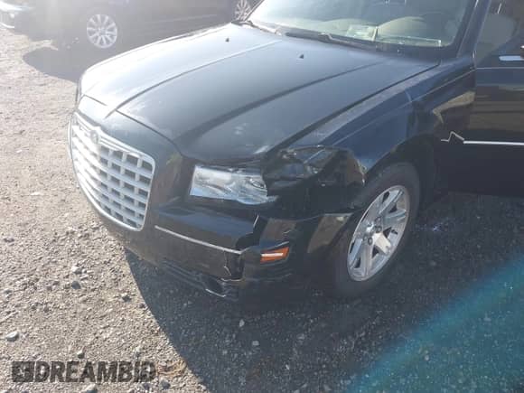 2007 Chrysler 300 Signature with VIN 2C3LA53G87H618466, listed as a IAAI auction lot 42216672 with 1,030,269 mi miles and . Bid and sale history available at DreamBid. Image 6.