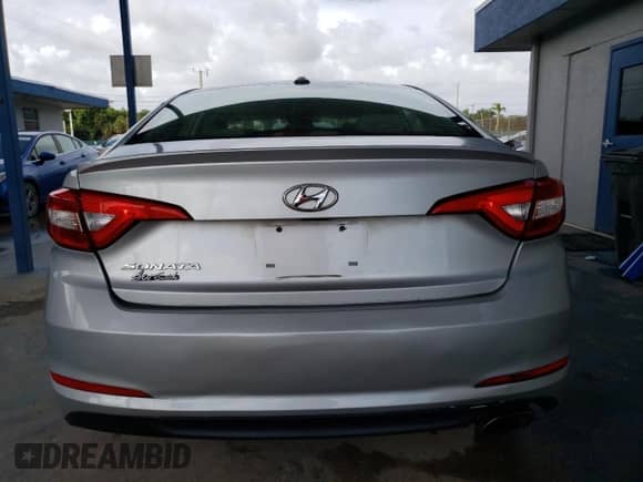 2017 Hyundai Sonata SE с VIN 5NPE24AF9HH493850, выставлен на аукционе Copart как лот 70459905 с пробегом 99 181 миль миль и Списание • Salvage title. История ставок и продаж доступна на DreamBid. Изображение 6.