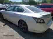 2014 Nissan Maxima SV z VIN 1N4AA5AP6EC470295, wystawiony jako IAAI lot #42551564 z przebiegiem 191 814 mil mil oraz . Historia ofert i sprzedaży dostępna na DreamBid. Obrazek 3.