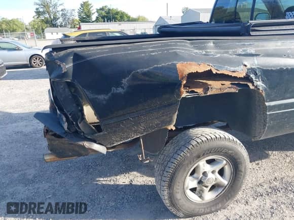 2001 Dodge 1500 with VIN 1B7HF16Y51S252756, listed as a IAAI auction lot 43352702 with 193,993 mi miles and . Bid and sale history available at DreamBid. Image 6.