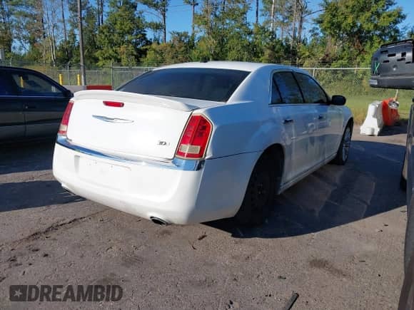 2011 Chrysler 300 Limited с VIN 2C3CA5CG9BH529398, выставлен на аукционе IAAI как лот 43490532 с пробегом 291 414 миль миль и . История ставок и продаж доступна на DreamBid. Изображение 4.