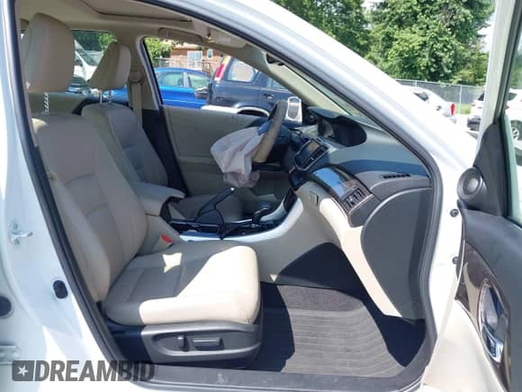 2017 Honda Accord Touring с VIN JHMCR6F75HC025141, выставлен на аукционе IAAI как лот 42672964 с пробегом 106 412 миль миль и . История ставок и продаж доступна на DreamBid. Изображение 5.