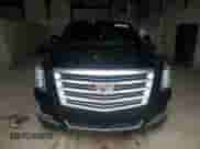 2015 Cadillac Escalade Platinum z VIN 1GYS4PKJ5FR742467, wystawiony jako Copart lot #57935775 z przebiegiem 111 318 mil mil oraz Szkoda całkowita • Salvage title. Historia ofert i sprzedaży dostępna na DreamBid. Obrazek 5.