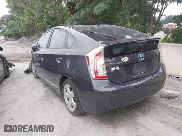 2013 Toyota Prius One z VIN JTDKN3DU7D1650632, wystawiony jako IAAI lot #42614062 z przebiegiem 89 249 mil mil oraz . Historia ofert i sprzedaży dostępna na DreamBid. Obrazek 3.