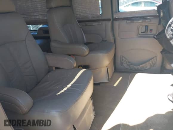 2003 Chevrolet Express Cargo YF7 Upfitter с VIN 1GBFG15T431233848, выставлен на аукционе IAAI как лот 42197685 с пробегом 130 986 миль миль и . История ставок и продаж доступна на DreamBid. Изображение 8.