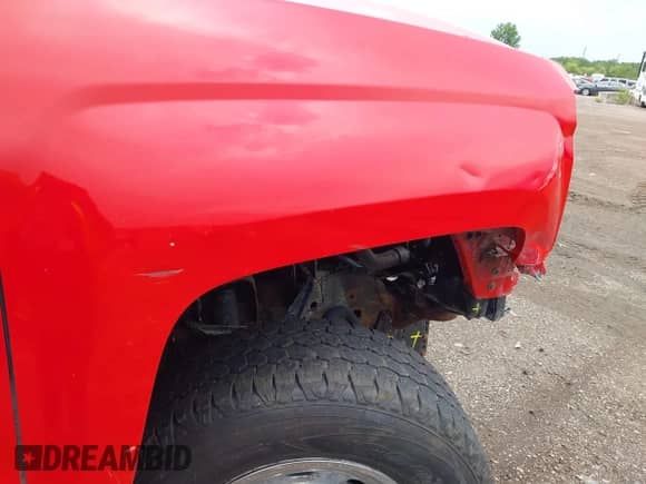 2018 Chevrolet Silverado 2500HD Work Truck z VIN 1GC0KUEG0JZ123978, wystawiony jako IAAI lot #42566894 z przebiegiem 95 533 mil mil oraz . Historia ofert i sprzedaży dostępna na DreamBid. Obrazek 13.