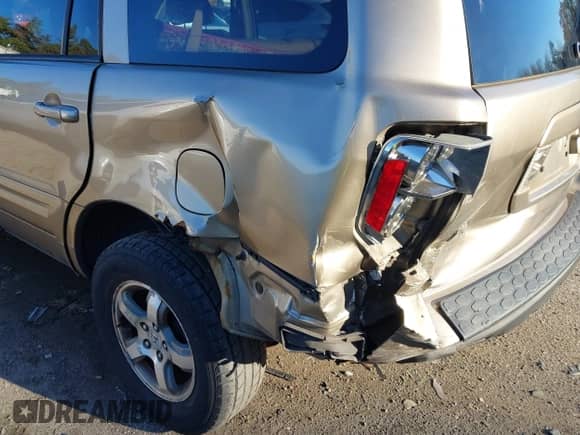 2006 Honda Pilot EX-L z VIN 2HKYF18736H510041, wystawiony jako IAAI lot #43505059 z przebiegiem 256 581 mil mil oraz . Historia ofert i sprzedaży dostępna na DreamBid. Obrazek 12.