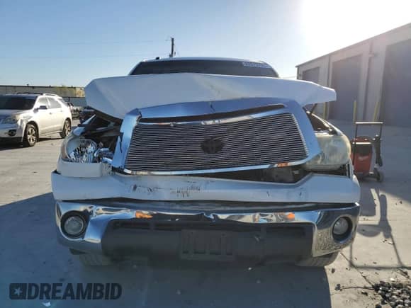 2012 Toyota Tundra z VIN 5TFRM5F13CX040352, wystawiony jako Copart lot #82679795 z przebiegiem 131 423 mil mil oraz Szkoda całkowita • Salvage title. Historia ofert i sprzedaży dostępna na DreamBid. Obrazek 5.