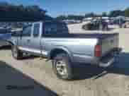 1997 Toyota Tacoma z VIN 4TAWM72N4VZ256544, wystawiony jako Copart lot #86303685 z przebiegiem 245 875 mil mil oraz Szkoda całkowita • Salvage title. Historia ofert i sprzedaży dostępna na DreamBid. Obrazek 2.
