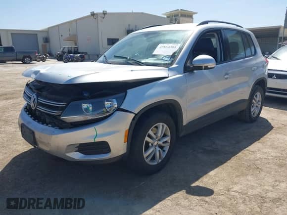 2017 Volkswagen Tiguan S с VIN WVGBV7AX1HK007484, выставлен на аукционе IAAI как лот 42864381 с пробегом 113 001 миль миль и . История ставок и продаж доступна на DreamBid. Изображение 17.