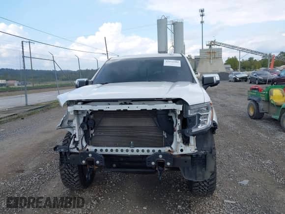 2020 GMC Sierra 1500 SLT с VIN 3GTU9DEDXLG343649, выставлен на аукционе IAAI как лот 43272304 с пробегом 126 335 миль миль и . История ставок и продаж доступна на DreamBid. Изображение 12.