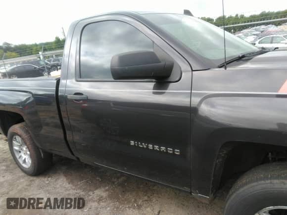 2015 Chevrolet Silverado 1500 LS z VIN 1GCNCPEH3FZ371727, wystawiony jako IAAI lot #42842793 z przebiegiem 148 157 mil mil oraz . Historia ofert i sprzedaży dostępna na DreamBid. Obrazek 13.