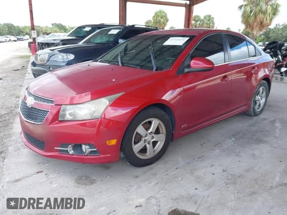 2014 Chevrolet Cruze 1LT с VIN 1G1PC5SB2E7298060, выставлен на аукционе IAAI как лот 43202620 с пробегом 109 081 миль миль и . История ставок и продаж доступна на DreamBid. Изображение 2.