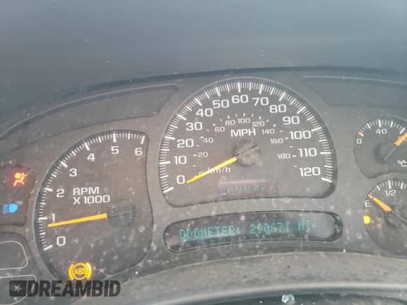 2005 Chevrolet Suburban LS with VIN 3GNEC16Z95G159375, listed as a Copart auction lot 65865884 with 290,671 mi miles and Salvage title. Bid and sale history available at DreamBid. Image 9.