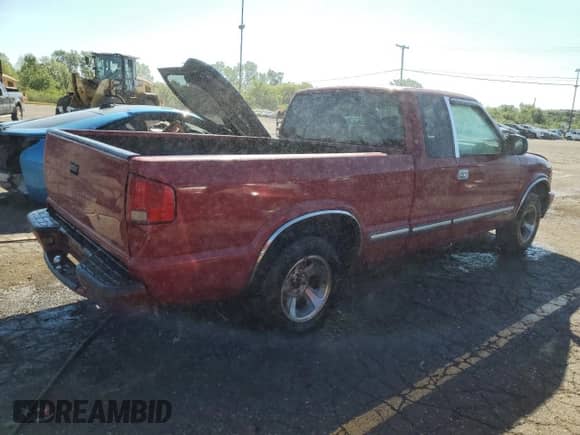 2001 Chevrolet S-10 LS z VIN 1GCCS19W018103247, wystawiony jako Copart lot #65711065 z przebiegiem 126 088 mil mil oraz Czysty tytuł • Clean title. Historia ofert i sprzedaży dostępna na DreamBid. Obrazek 3.
