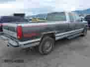 1992 Chevrolet Silverado 2500 z VIN 2GCFK29K5N1232237, wystawiony jako IAAI lot #42731587 z przebiegiem 235 144 mil mil oraz . Historia ofert i sprzedaży dostępna na DreamBid. Obrazek 4.
