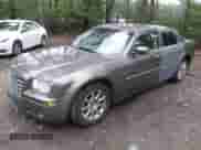 2008 Chrysler 300 Touring с VIN 2C3LA53G68H259202, выставлен на аукционе IAAI как лот 42903268 с пробегом 105 913 миль миль и . История ставок и продаж доступна на DreamBid. Изображение 2.