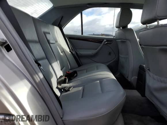 1998 Mercedes-Benz C 230/260/280/320 z VIN WDBHA29G2WF675963, wystawiony jako Copart lot #86522864 z przebiegiem 146 318 mil mil oraz Szkoda całkowita • Salvage title. Historia ofert i sprzedaży dostępna na DreamBid. Obrazek 10.