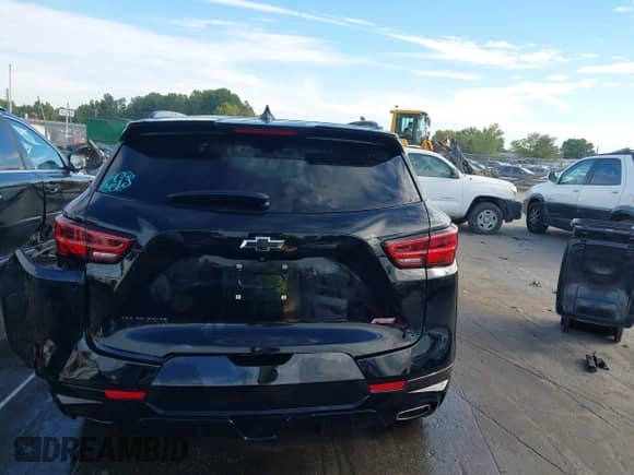 2023 Chevrolet Blazer RS z VIN 3GNKBERSXPS155315, wystawiony jako IAAI lot #43343177 z przebiegiem 21 944 mil mil oraz . Historia ofert i sprzedaży dostępna na DreamBid. Obrazek 16.