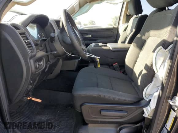 2019 Ram 1500 Tradesman z VIN 1C6RREGG8KN763670, wystawiony jako Copart lot #69914685 z przebiegiem 14 511 mil mil oraz Szkoda całkowita • Salvage title. Historia ofert i sprzedaży dostępna na DreamBid. Obrazek 7.