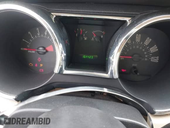 2005 Ford Mustang Deluxe с VIN 1ZVFT80N955206405, выставлен на аукционе IAAI как лот 43092659 с пробегом 164 423 миль миль и . История ставок и продаж доступна на DreamBid. Изображение 7.