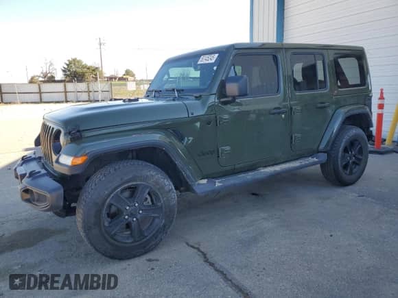 2021 Jeep Wrangler Unlimited Sahara Altitude z VIN 1C4HJXEN8MW736426, wystawiony jako Copart lot #50145245 z przebiegiem 30 938 mil mil oraz Szkoda całkowita • Salvage title. Historia ofert i sprzedaży dostępna na DreamBid. Obrazek 1.