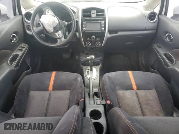 2016 Nissan Note SR z VIN 3N1CE2CP3GL350516, wystawiony jako Copart lot #64725645 z przebiegiem 89 113 mil mil oraz Szkoda całkowita • Salvage title. Historia ofert i sprzedaży dostępna na DreamBid. Obrazek 8.