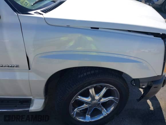 2004 Cadillac Escalade with VIN 1GYEC63T94R243405, listed as a IAAI auction lot 42531822 with 136,777 mi miles and . Bid and sale history available at DreamBid. Image 15.