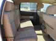 2008 Toyota Tundra z VIN 5TFDV54198X056458, wystawiony jako Copart lot #70442855 z przebiegiem 179 429 mil mil oraz Szkoda całkowita • Salvage title. Historia ofert i sprzedaży dostępna na DreamBid. Obrazek 10.