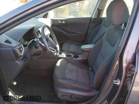 2017 Hyundai Ioniq SEL с VIN KMHC75LCXHU047984, выставлен на аукционе Copart как лот 40560254 с пробегом 95 748 миль миль и . История ставок и продаж доступна на DreamBid. Изображение 7.