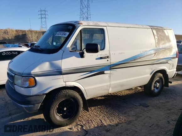 1995 Dodge Cargo with VIN 2B7HB21Y3SK503648, listed as a Copart auction lot 83202054 with 172,267 mi miles and Clean title. Bid and sale history available at DreamBid. Image 1.