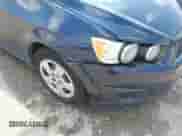 2015 Chevrolet Sonic LS с VIN 1G1JA5SHXF4135949, выставлен на аукционе IAAI как лот 43091003 с пробегом 201 498 миль миль и . История ставок и продаж доступна на DreamBid. Изображение 6.