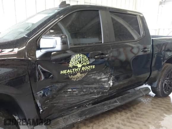 2024 Chevrolet Silverado 1500 LT Trail Boss with VIN 3GCUDFE83RG309753, listed as a IAAI auction lot 43305258 with 28,478 mi miles and . Bid and sale history available at DreamBid. Image 6.