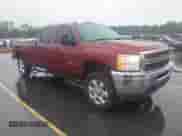 2014 Chevrolet Silverado 2500HD Work Truck z VIN 1GC1KVC85EF176284, wystawiony jako IAAI lot #43307391 z przebiegiem 160 145 mil mil oraz . Historia ofert i sprzedaży dostępna na DreamBid. Obrazek 1.