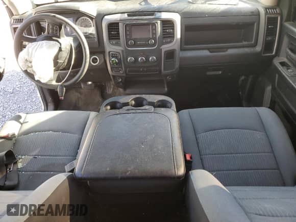 2023 Ram 1500 Tradesman z VIN 1C6RR7FTXPS527685, wystawiony jako Copart lot #76786384 z przebiegiem Nie podano mil oraz Szkoda całkowita • Salvage title. Historia ofert i sprzedaży dostępna na DreamBid. Obrazek 8.