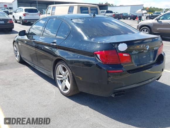 2013 BMW 5 Series 550i с VIN WBAFR9C59DD226853, выставлен на аукционе IAAI как лот 43196660 с пробегом 168 045 миль миль и . История ставок и продаж доступна на DreamBid. Изображение 3.